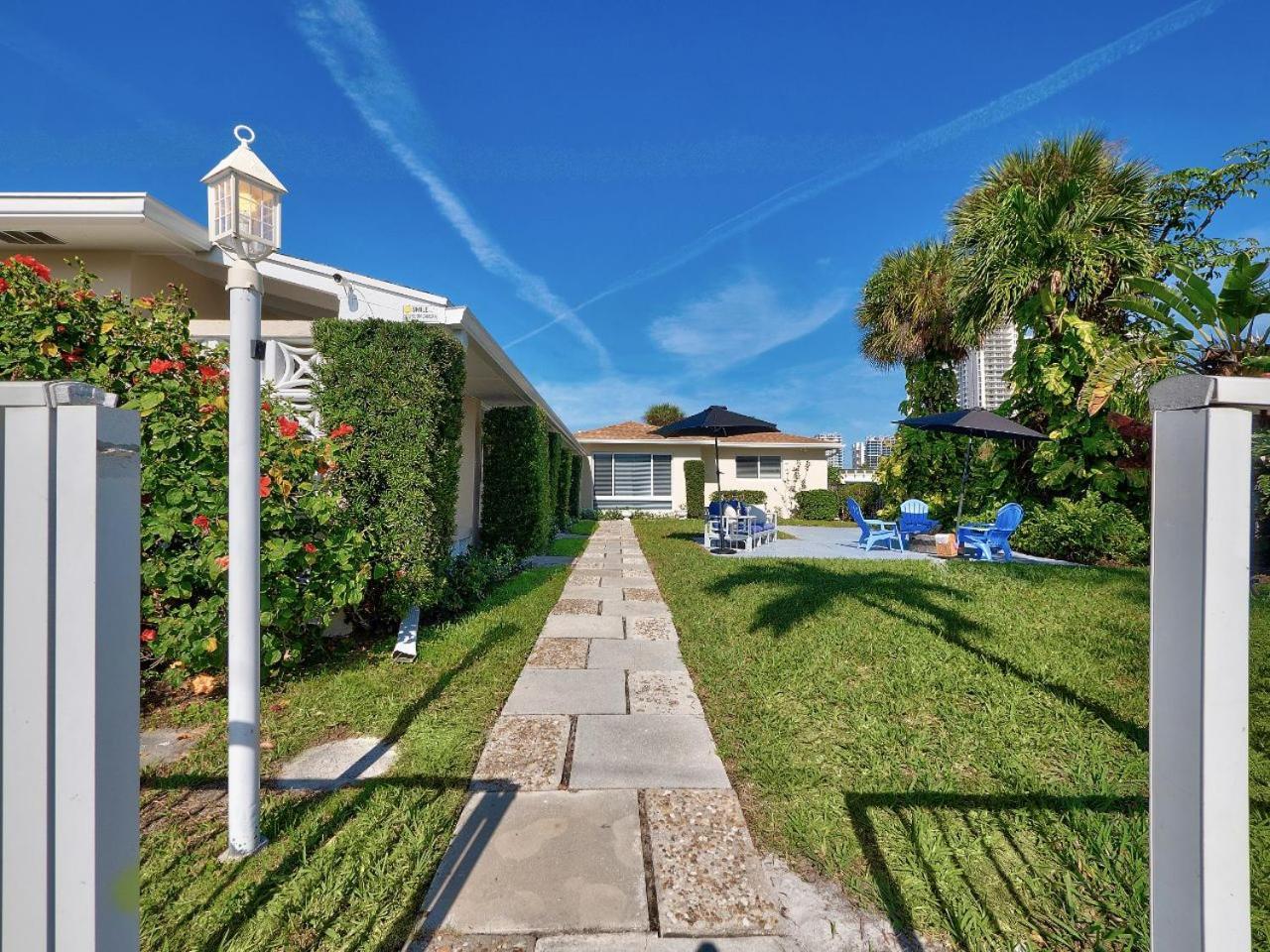 Beautiful 1 Bedroom Steps To The Beach! West Palm Beach Buitenkant foto